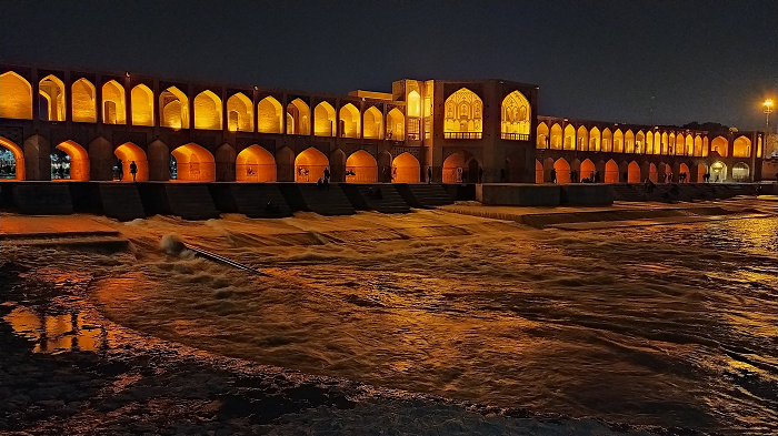 سفربازی - سی و سه پل اصفهان