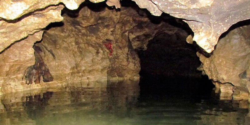 غار دانیال چالوس