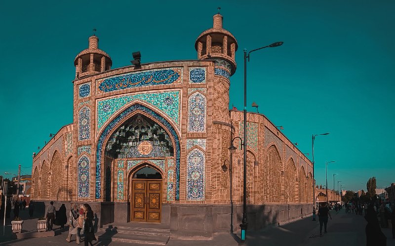 سفربازی - میدان عالیقاپو اردبیل و جاذبههای تأثیرگذار برای مخاطبان