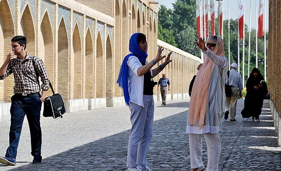مقررات جدید ایران برای گردشگران خارجی