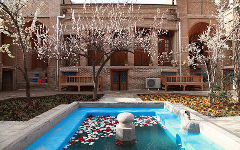 هتل سنتی بهروزی قزوین