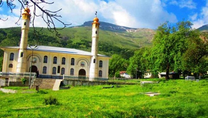 سفربازی - مشخصات مسجد آدینه رامسر 