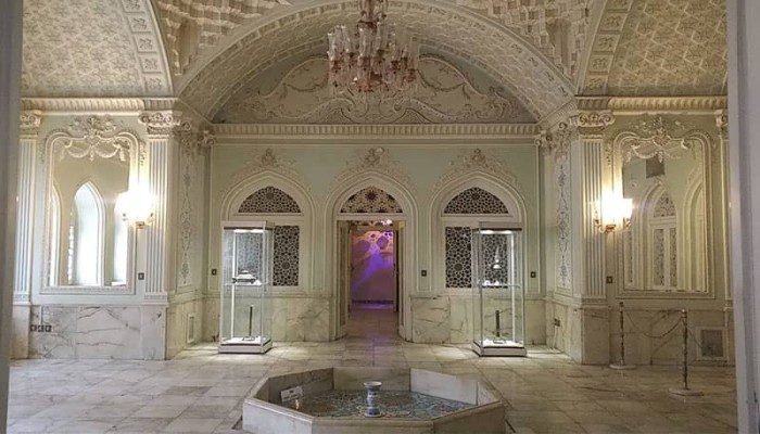 سفربازی - معماری موزه قصر آیینه یزد
