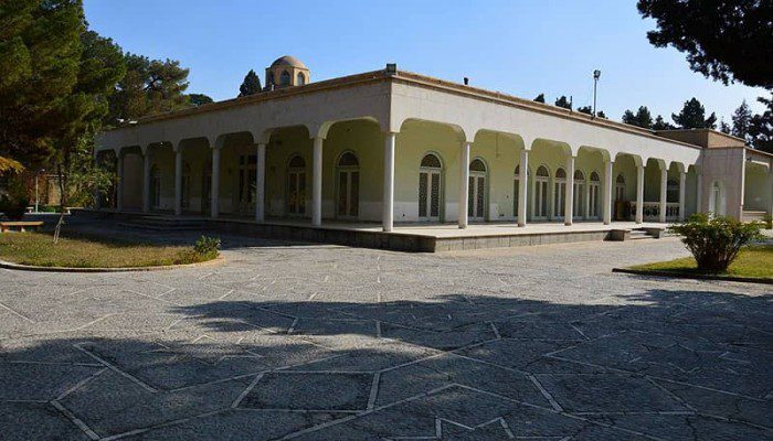 سفربازی - جاذبه‌های دیدنی اطراف موزه قصر آیینه یزد