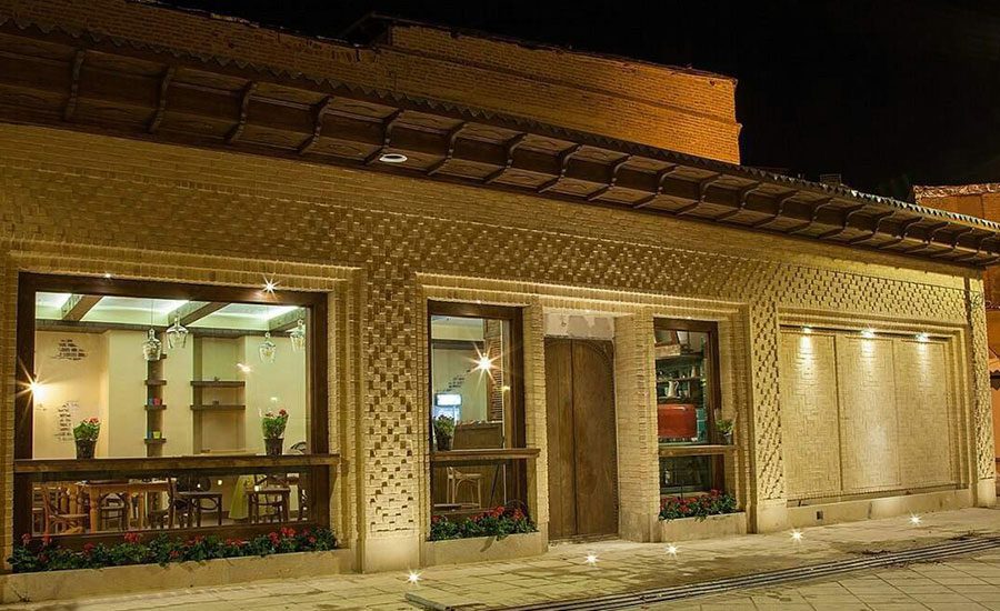 سفربازی - کافه رستوران ژولپ شیراز