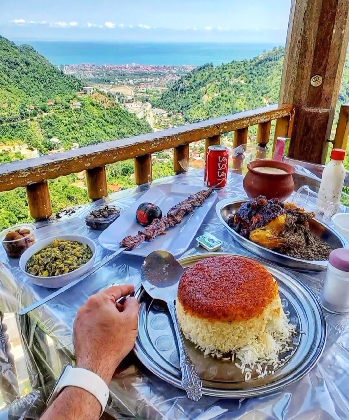 سفربازی - وعده های غذایی در این رستوران