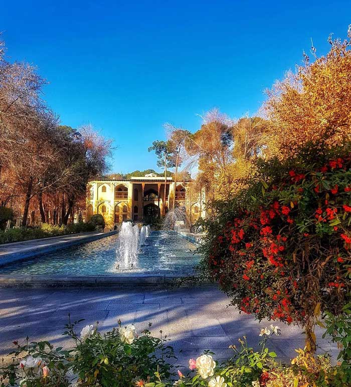 سفربازی - کاخ هشت بهشت اصفهان
