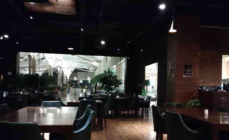 کافه دامون،‌ کافه‌ای بزرگ و خاص در مرکز خرید دامون
