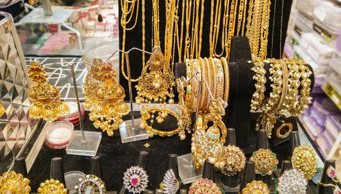 سفربازی - رونق فروش طلا در بازار زرگری یزد