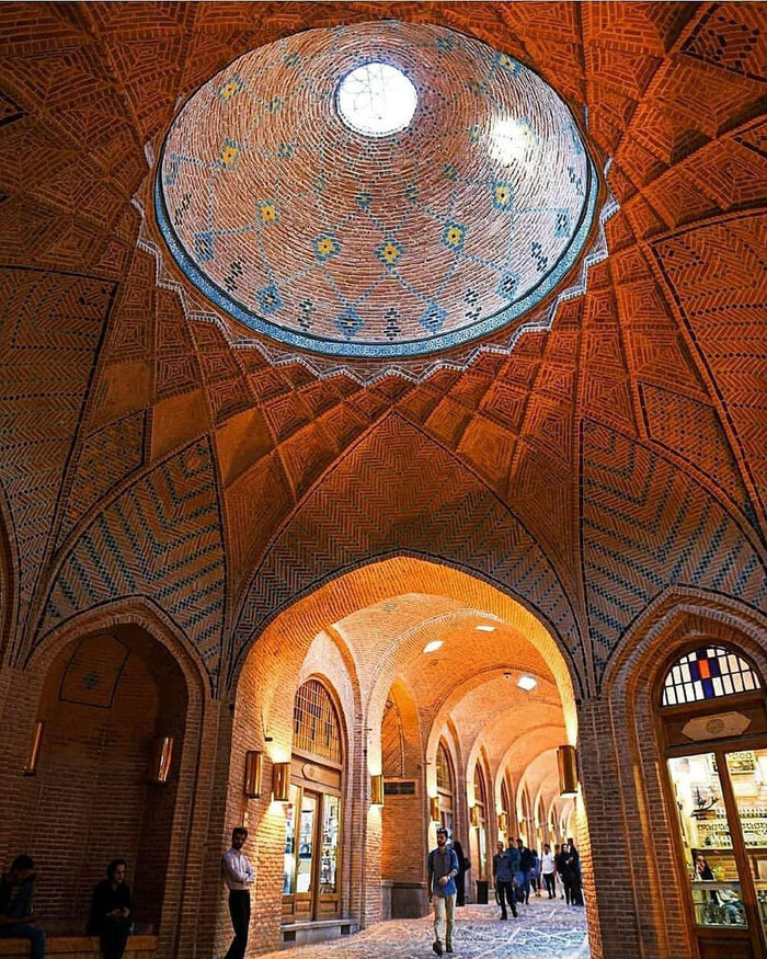 سفر بازی_ نمای داخلی بازار خان یزد