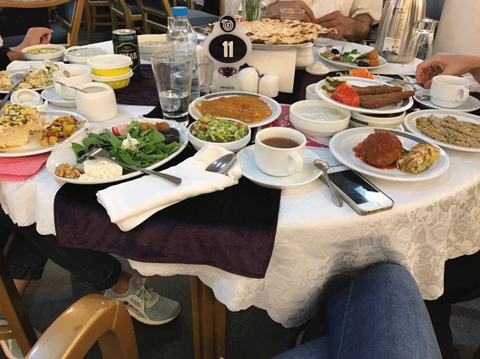 سفربازی - رستوران حاج حسن