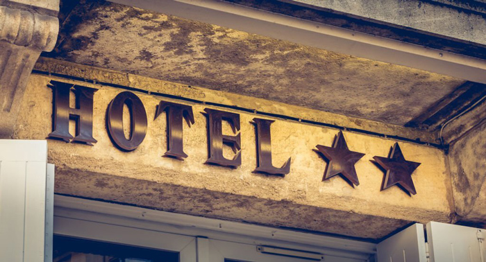 سفربازی - هتل دو ستاره