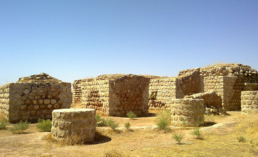 سفربازی - محوطه باستانی قلعه خسرو