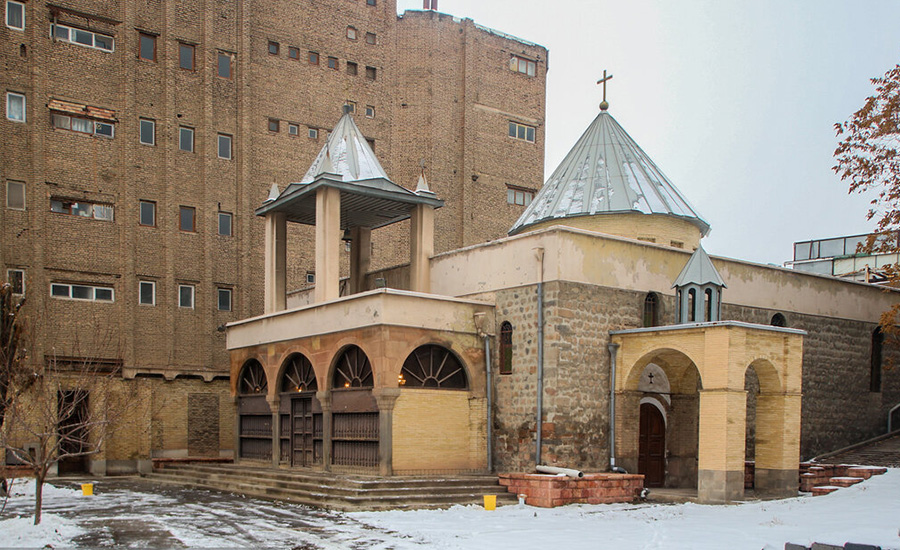 کلیسای مریم مقدس اردبیل، یادگاری از قرن ۱۹