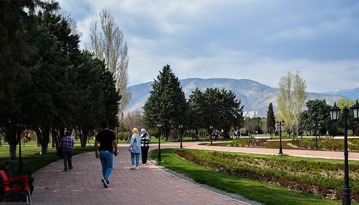 سفربازی - باغ گیاه شناسی ملی ایران