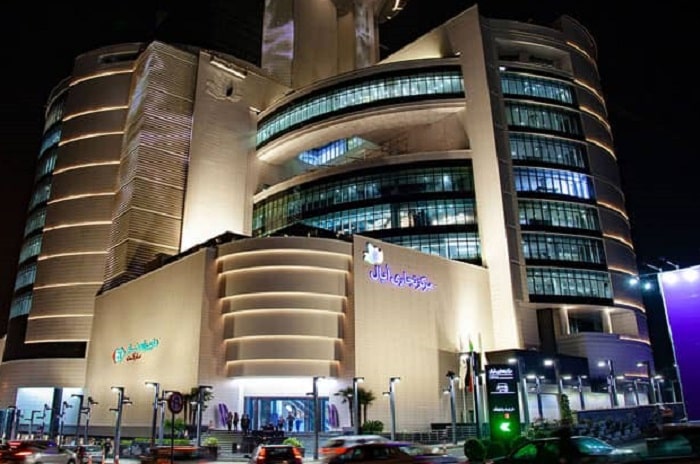 مرکز خرید اپال، مرکزی وسیع در شهرک غرب