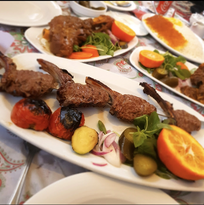 سفربازی - رستوران‏‌ مهستان