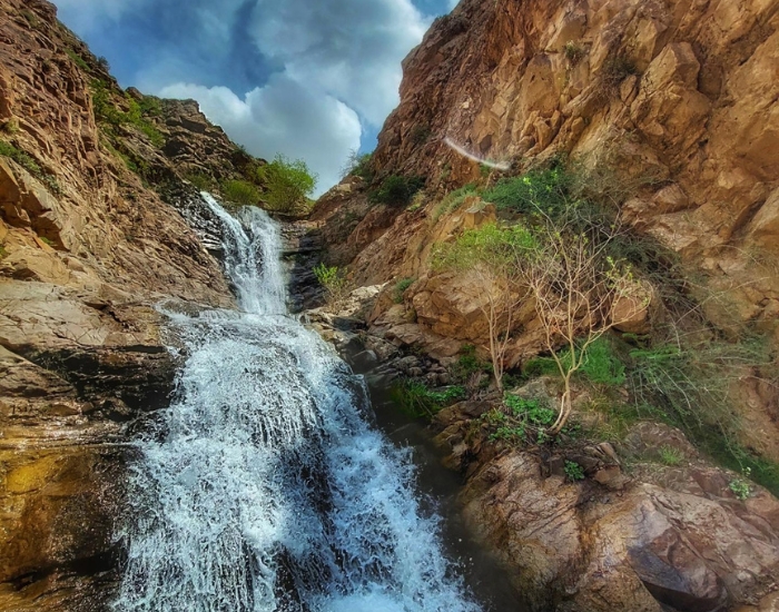 آبشار برگ جهان