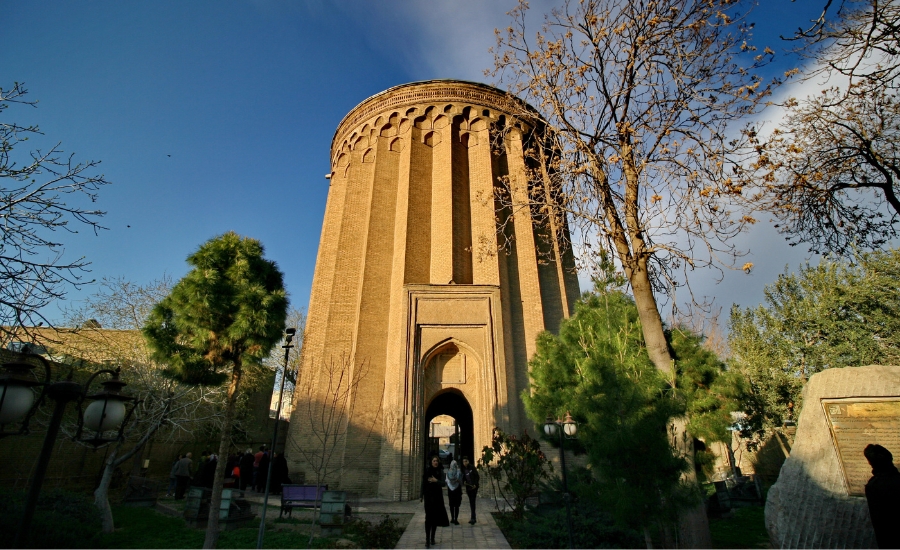 برج طغرل تهران علم مهندسی و ریاضیات در گذشته
