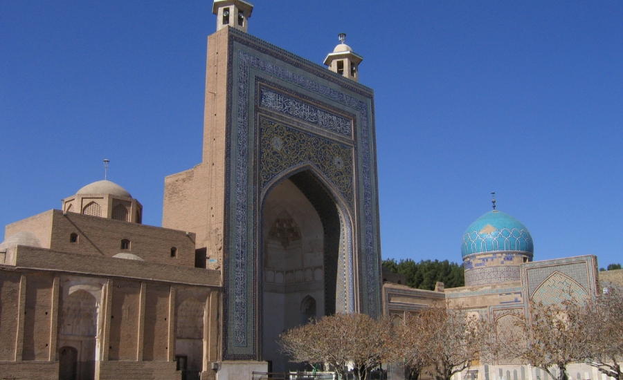 آرامگاه شیخ احمد جامی، زیبایی در کنار آرامش