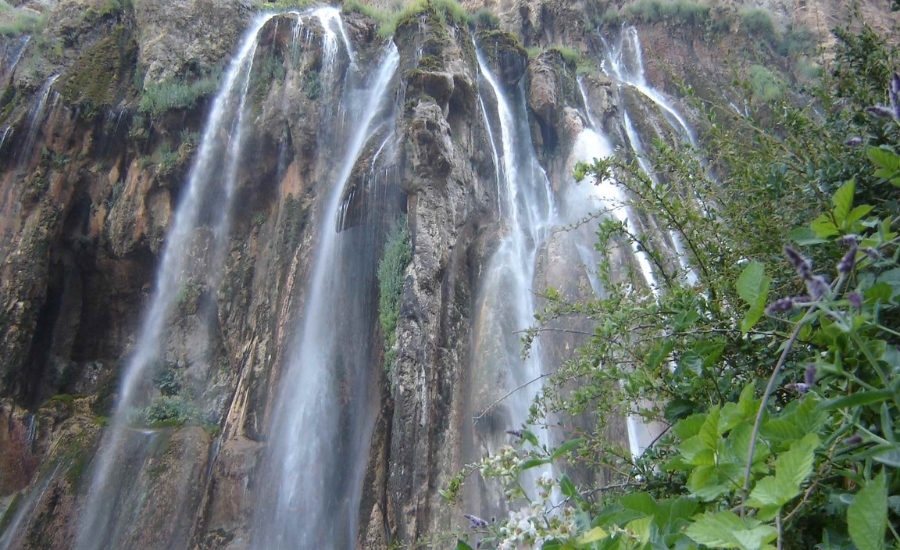 آبشار مارگون در سفر به استان فارس