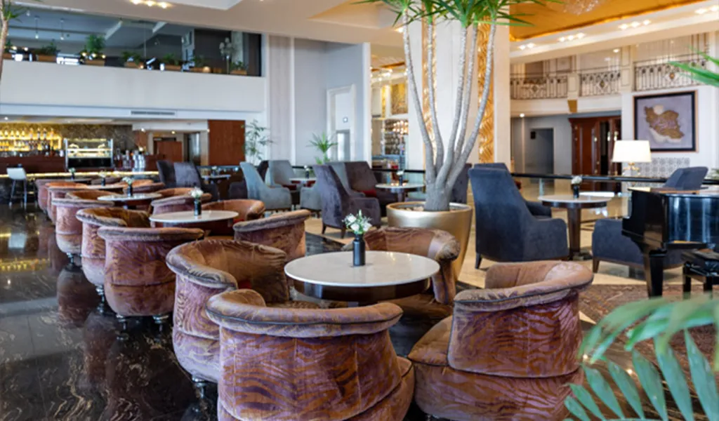 رستوران های هتل اسپیناس پالاس رستوران سان ست