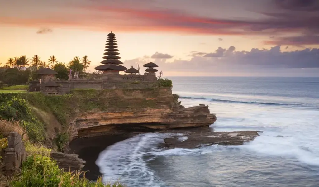 معبد صخره‌ای اولوواتو بالی