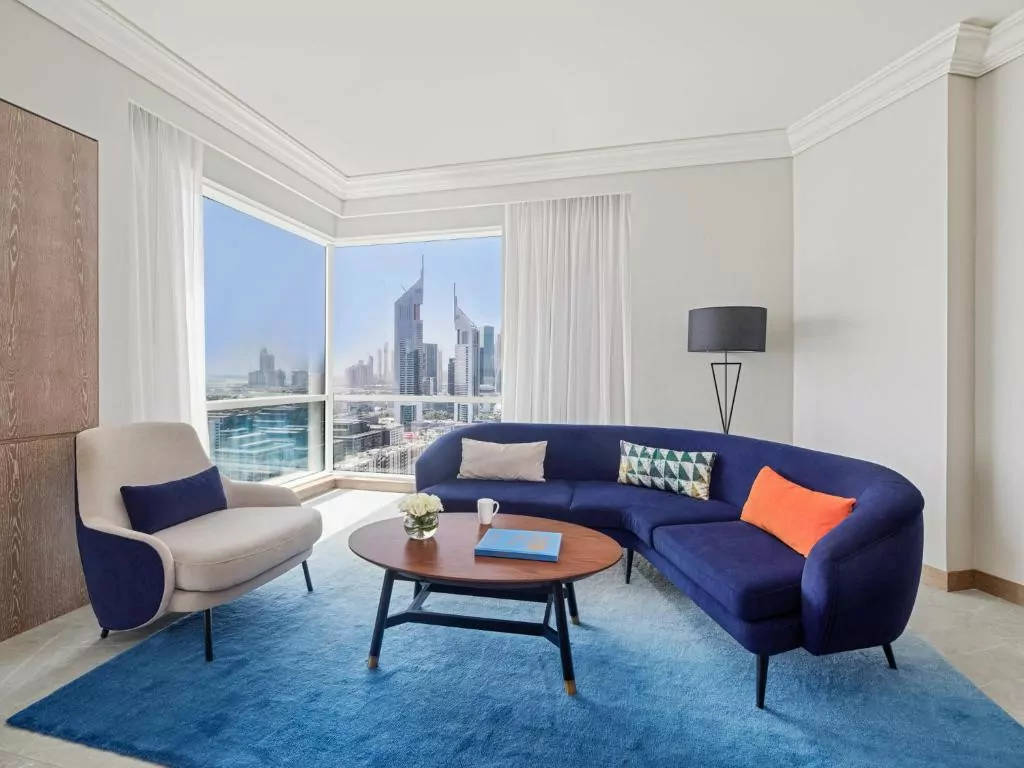 سفربازی - هتل فیرمونت دبی، هتلی تجاری