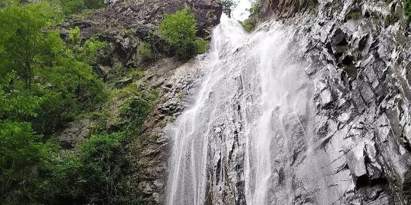 آبشار میلاش آغوزحال