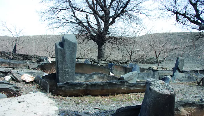 سفربازی - قبرستان تاریخی کنگ