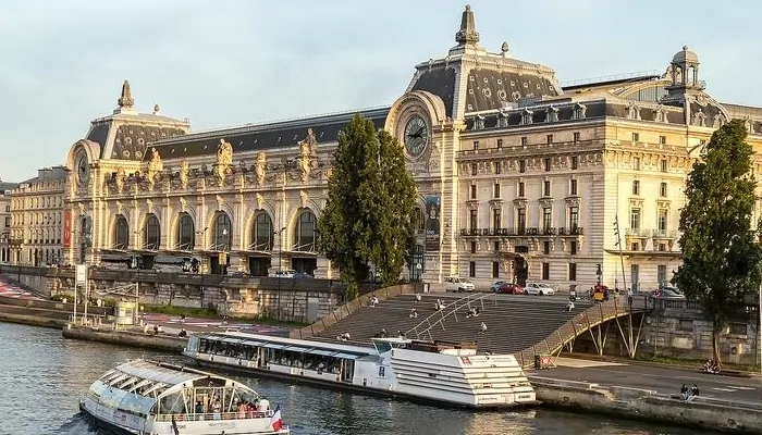 سفربازی - موزه اورسی پاریس