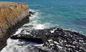 سفربازی - ساحل صخره ای چابهار یا ساحل دریا بزرگ