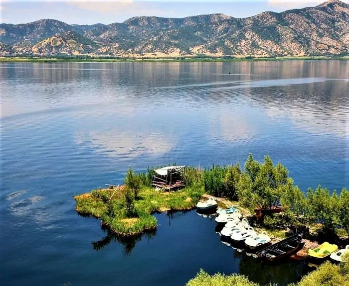 سفربازی - دریاچه زریوار کردستان