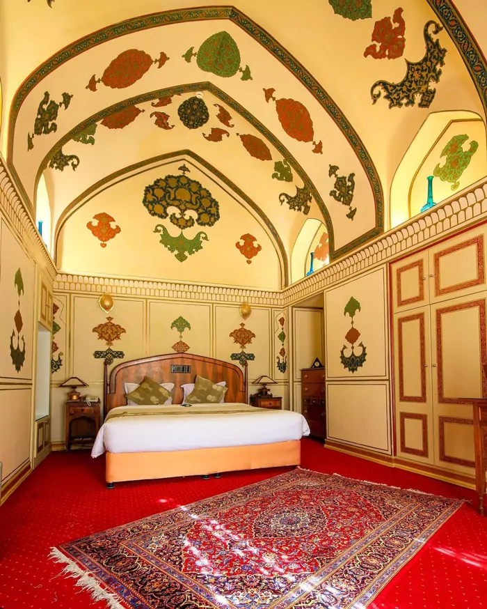 سفربازی - هتل عباسی اصفهان