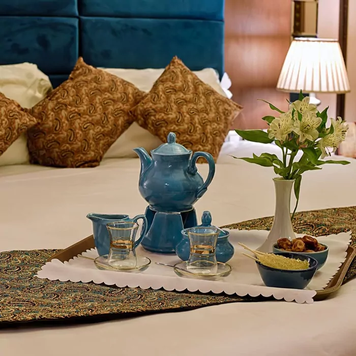 سفربازی - هتل کریمخان شیراز، استقبال از مهمان