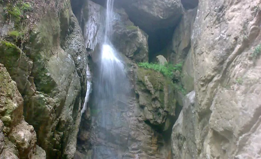 سفربازی - آبشارهای دره تل انبار