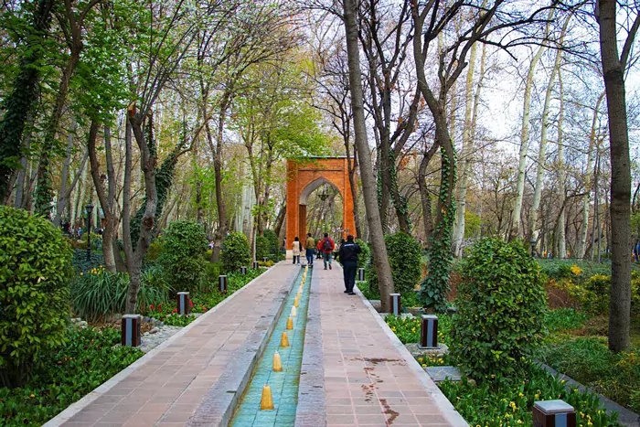 سفربازی - محوطه باغ ایرانی