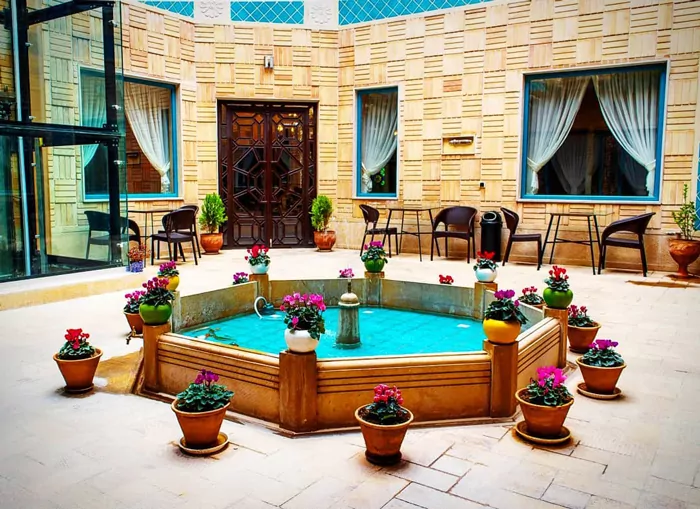 سفربازی - بوتیک هتل وکیل شیراز
