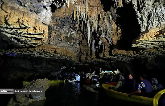 سفربازی - قایق سواری در غار علیصدر