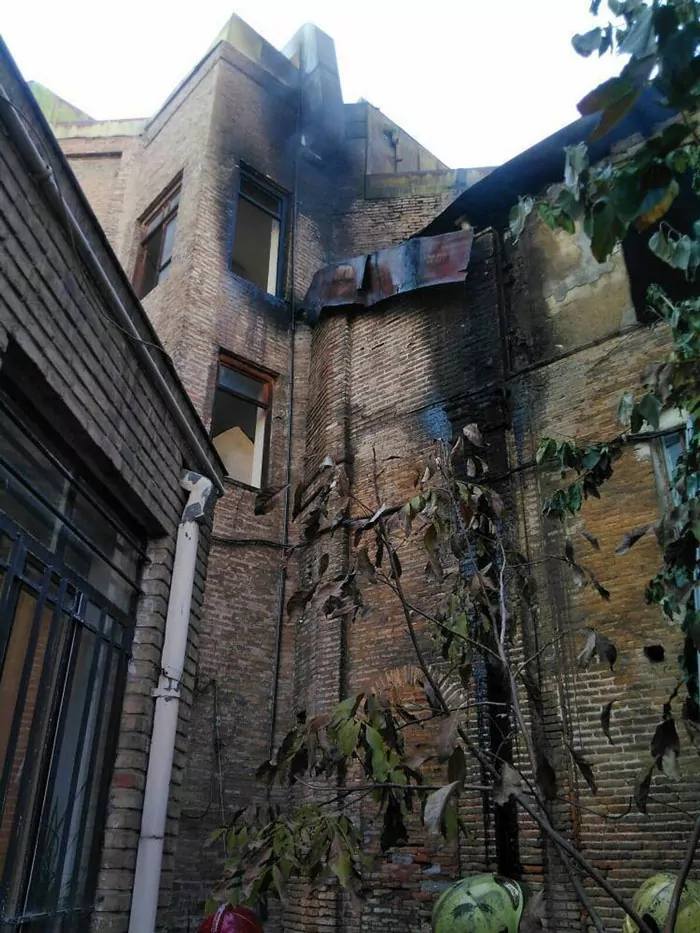سفربازی - آتشسوزی در اطراف عمارت مسعودیه تهران