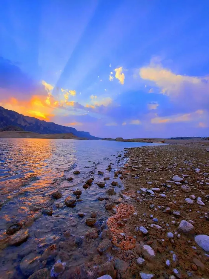 سفربازی - زیبایی های دریاچه شهیون
