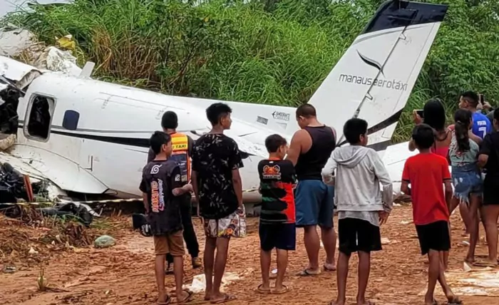 سفربازی - سقوط هواپیمای سبک در برزیل