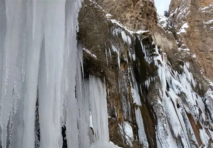 سفربازی _ آبشار مارگون سپیدان