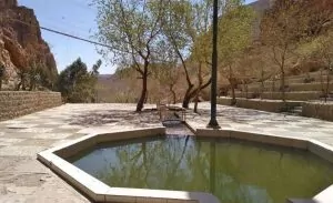 چشمه لادر خمینی شهر، مکانی توریستی و گردشگری