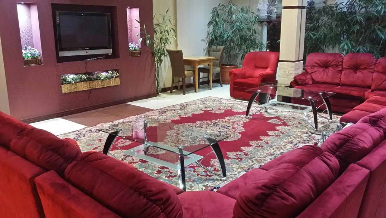 فضای لابی هتل بادله ساری در مازندان